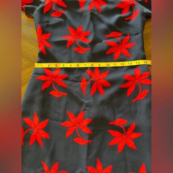 Banana Republic Navy Short Sleeve Dress with Red Floral Pattern Size 2 - Picture 6 of 9